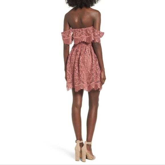Lovers & Friends | Dream Vacay lace dress in Mauve - Picture 2 of 15
